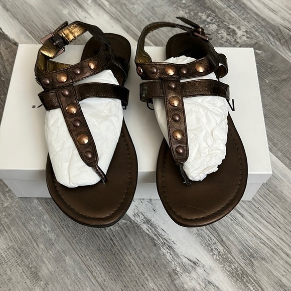 Report Sandals Size 6 - Picture 1 of 7